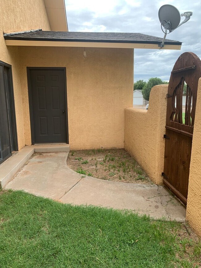 Building Photo - 2305 Newman Clovis NM