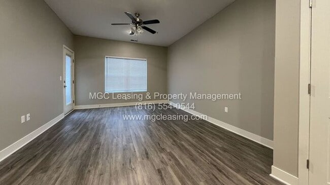 Building Photo - Sophisticated Style and Scenic Views in No...