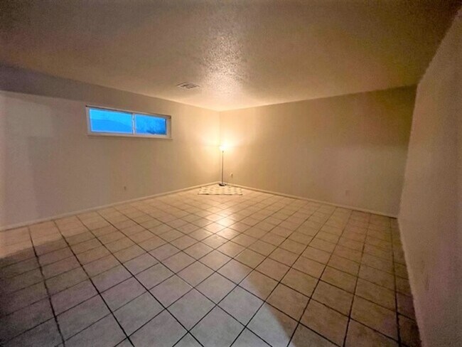 Building Photo - 1037 SW 103rd St