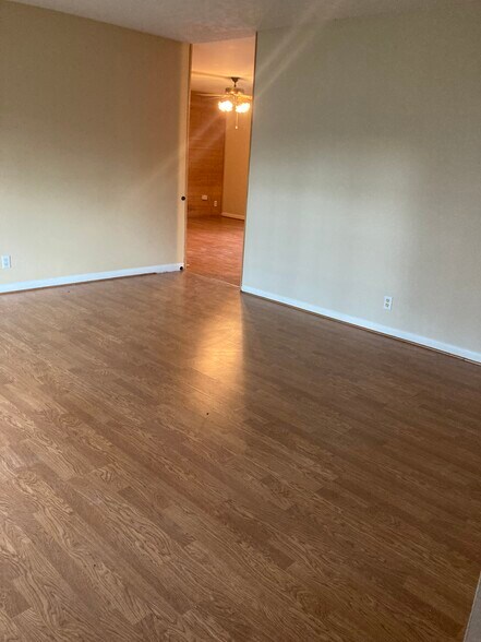 Living room - 629 Forest Lake Dr N