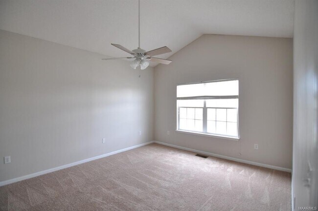 Building Photo - 44 Pine Meadows Cir