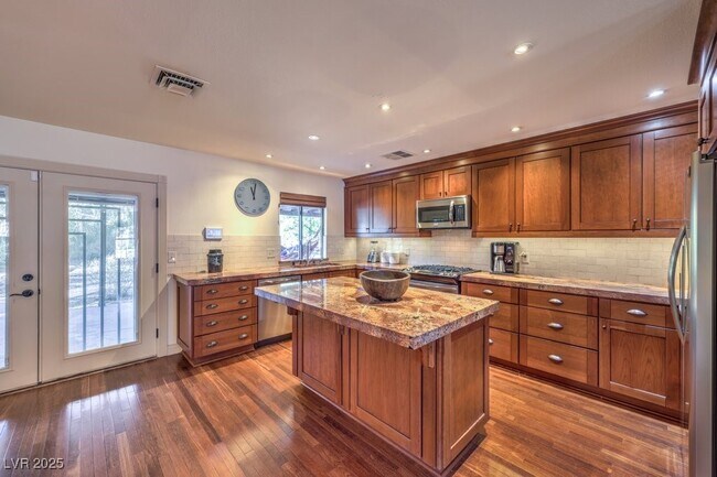 Building Photo - 3931 Maranatha Cir
