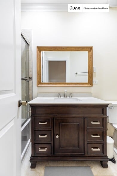 Building Photo - Room in Shared 4 bed/2 bath home