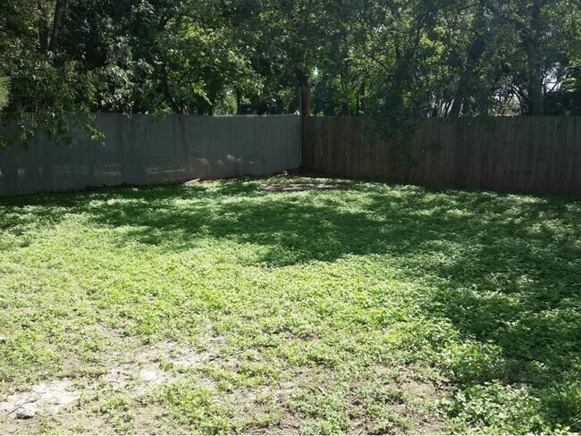 Building Photo - 901 Taulbee Ln