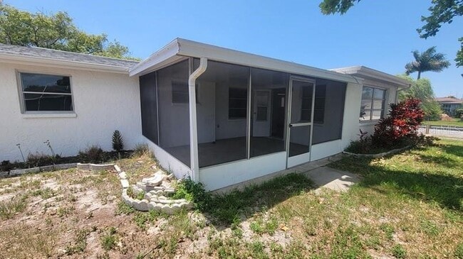 Building Photo - 9202 Suffolk Ln