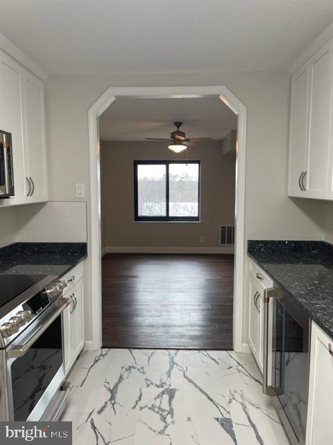 Building Photo - 205 Yoakum Pkwy