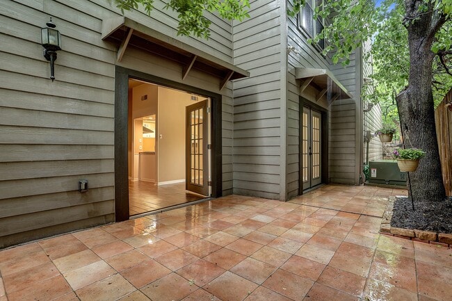 Building Photo - 15010 Kimberley Ct