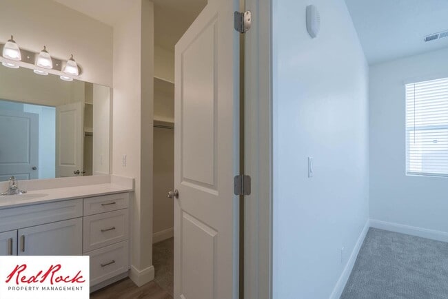 Building Photo - Spacious 3 Bedroom Unit in Desert Color With Pool & Lagoon Access