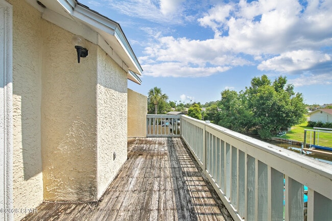 Building Photo - 1365 Capri Dr