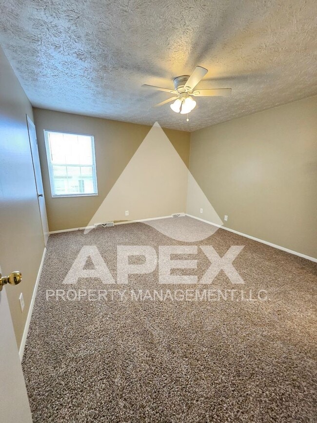 Building Photo - MOVE-IN SPECIAL, $1 RENT!! - Nice 2 Bd | 1.5 Ba Townhouse in West Knox off Cedarbluff!