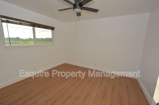 Building Photo - 729 Mardigras Ct