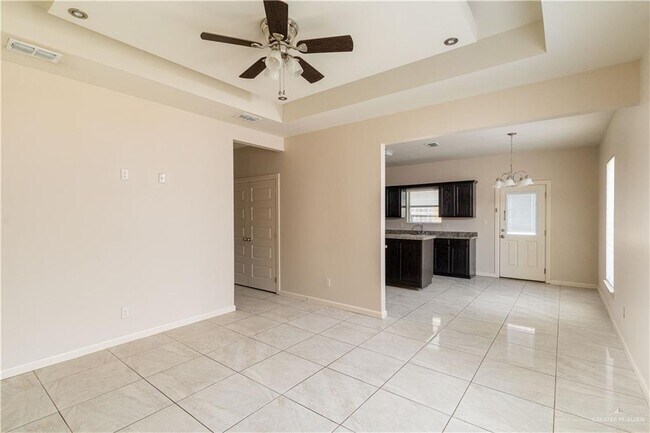 Building Photo - 19 Upas Dr