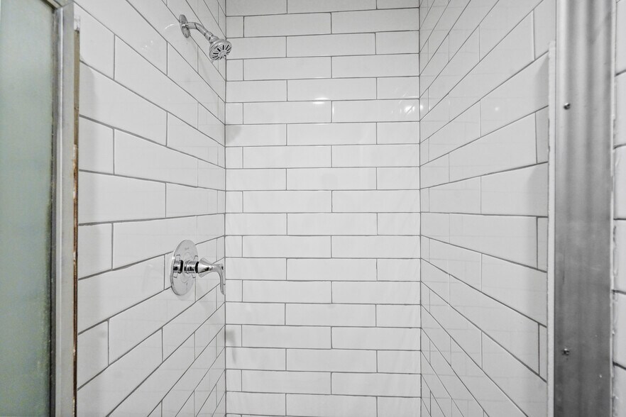 Building Photo - 8601 International Ave