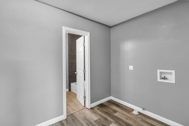 Washer and Dryer Hookup - 1119 N Mayfield Ave