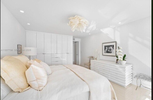 Building Photo - 3580 S Ocean Blvd