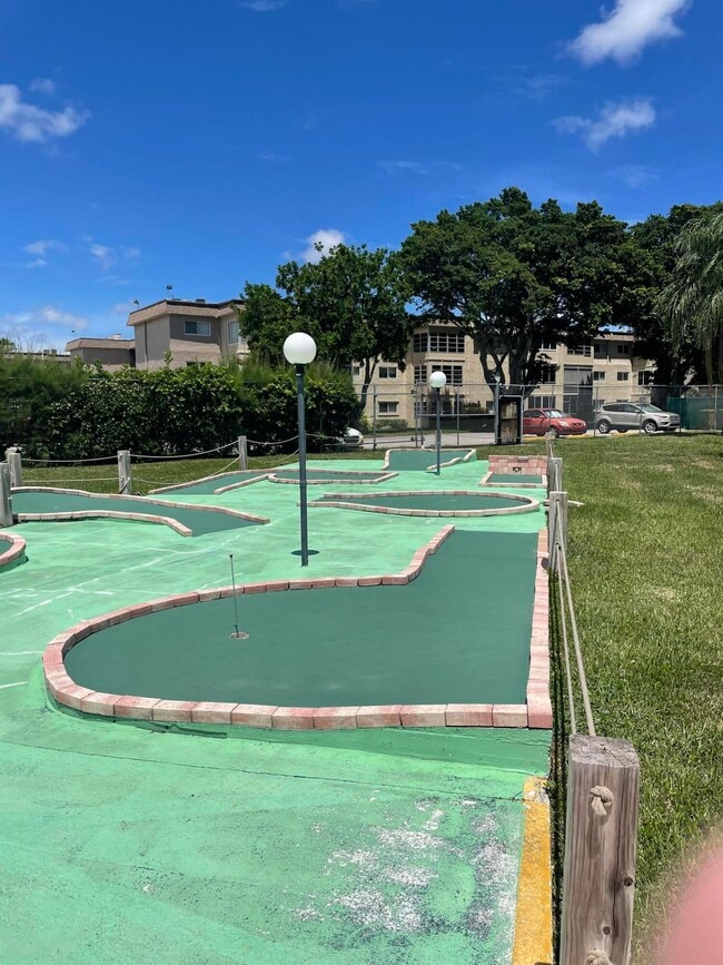 Building Photo - 701 Lori Dr