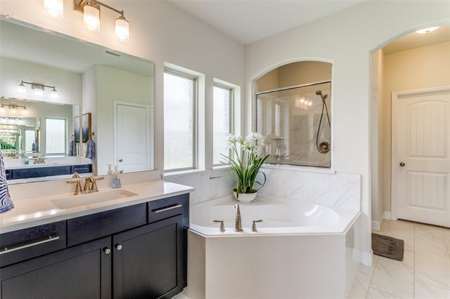 Building Photo - 4004 Oyster Creek Ct