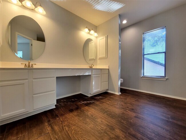 Building Photo - 809 Dogwood Trail