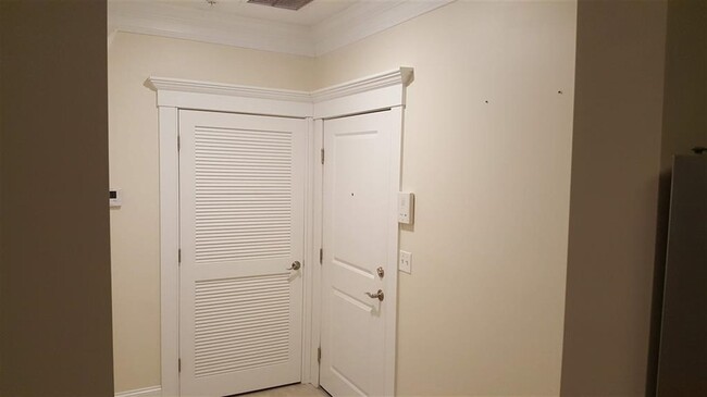 Building Photo - 2 Silver St