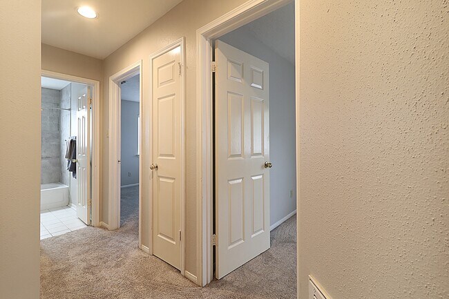 Building Photo - 3510 Cypressdale Dr