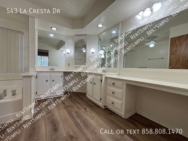 Building Photo - 543 La Cresta Dr