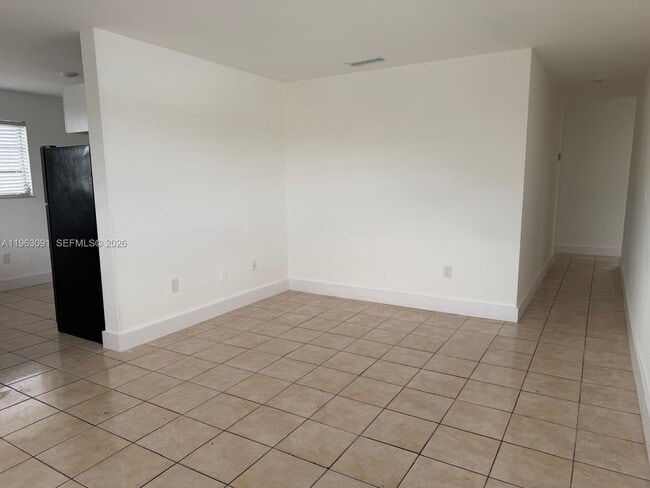 Building Photo - 4617 NW 2nd Terrace