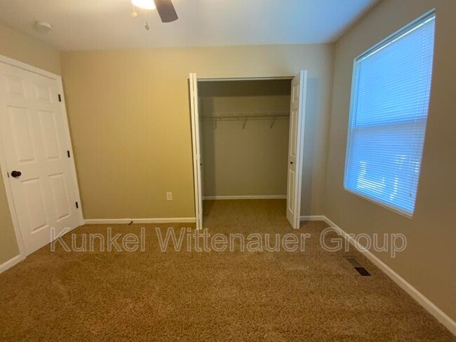 Building Photo - 108 Meadowcrest Dr
