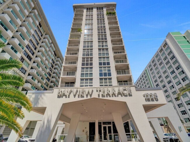 Building Photo - 1228 West Dr