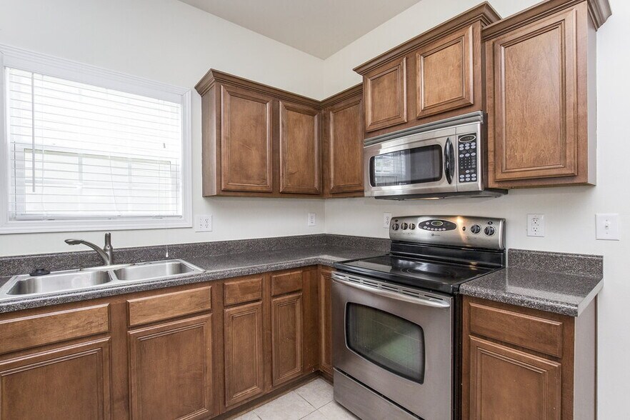 Building Photo - 6862 Grand Hickory Dr