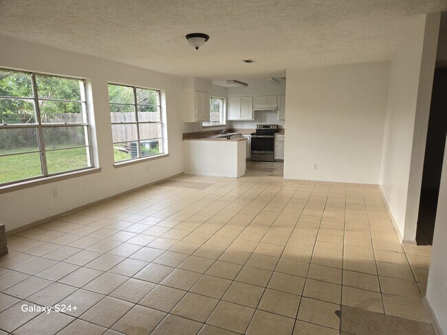 Building Photo - Great Rental!