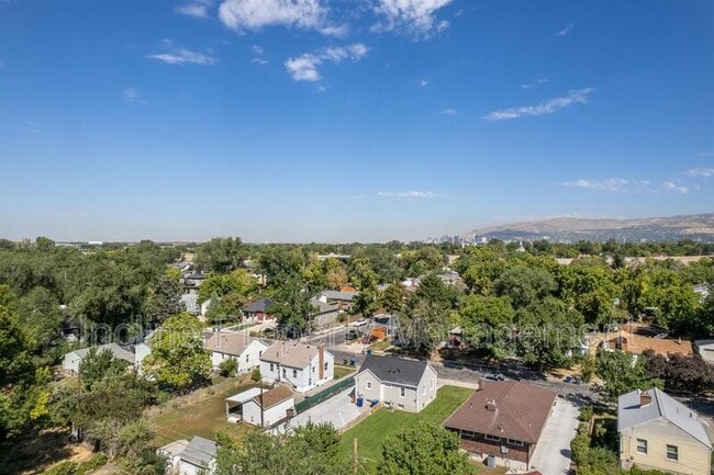 Building Photo - 758 Loveland Ave