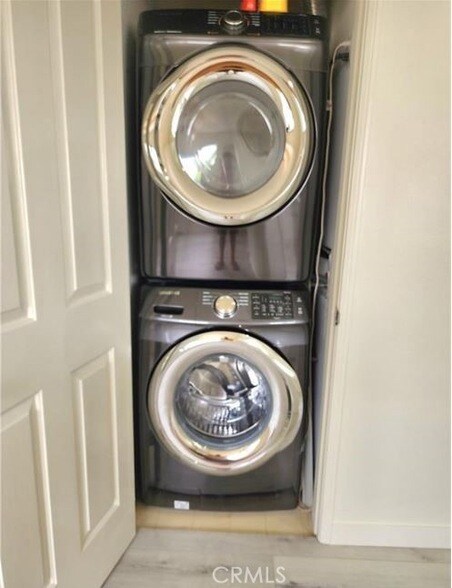 Building Photo - 14631 Dickens St