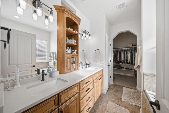 Building Photo - Home with Chef’s Kitchen & RV Parking