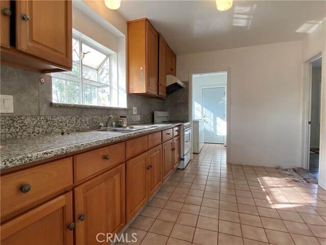 Building Photo - 217 Hazell Way