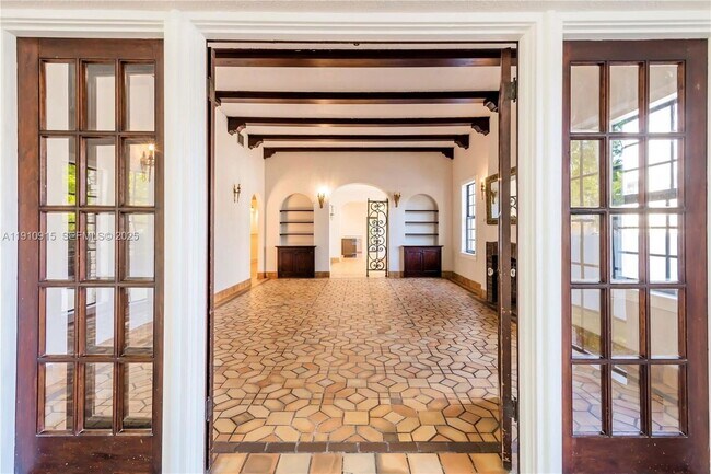 Building Photo - 3718 Sheridan Ave