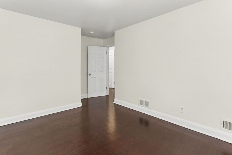 Building Photo - 3219 Taylor Ave