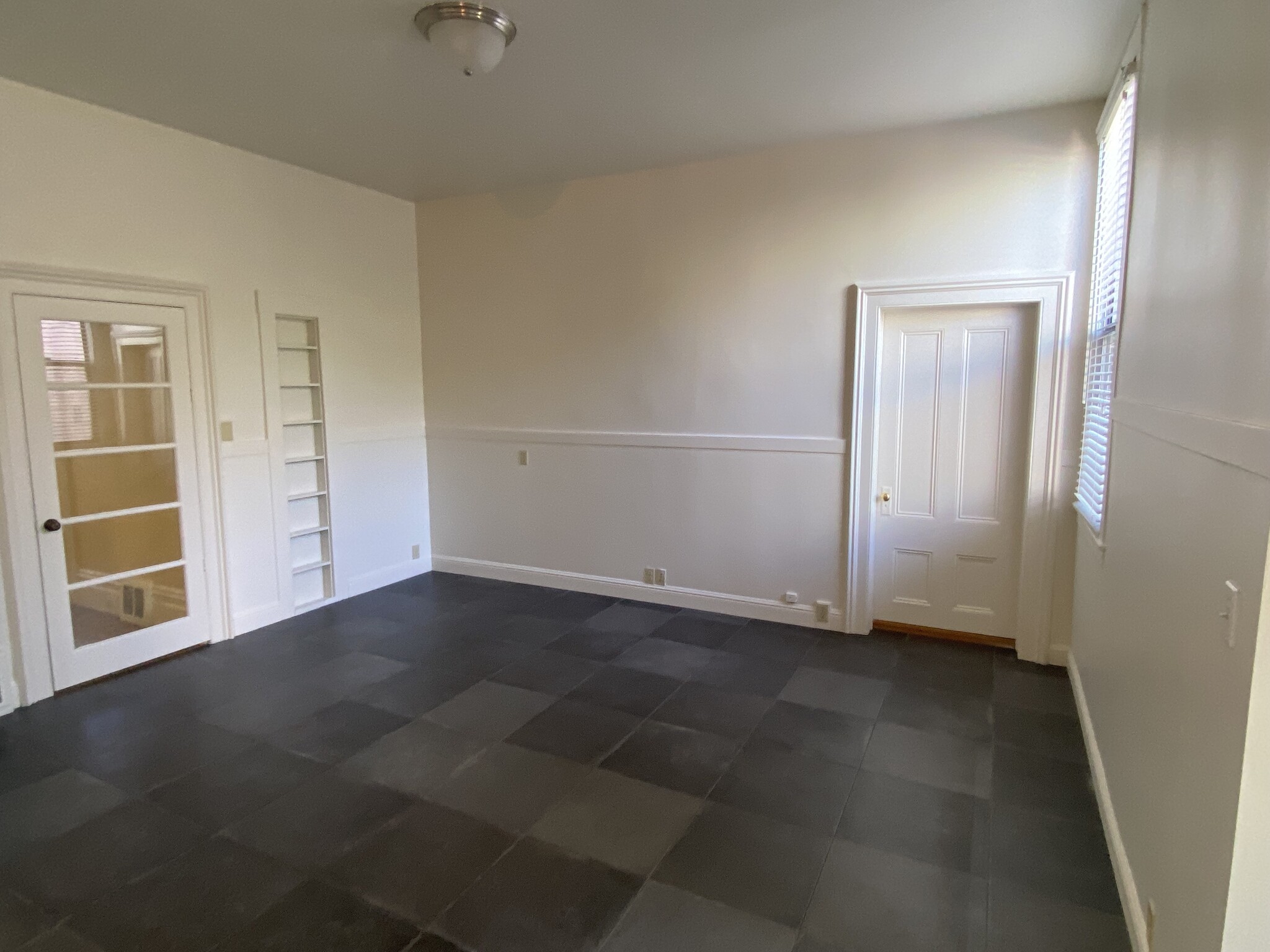 Doors to pantry and bedrooms - 328 Utah St