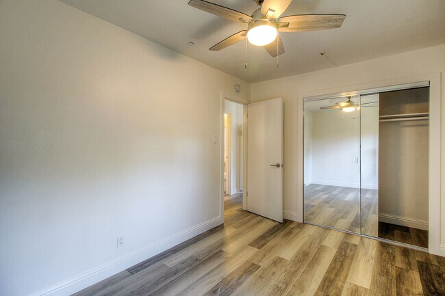Building Photo - 303 Farmers Ln
