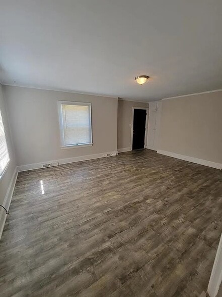 Building Photo - 318 Brevard St