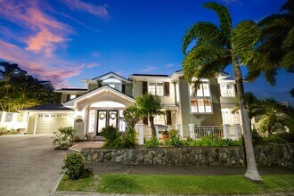 Building Photo - Luxury 4 Bed/4Bath Kailua