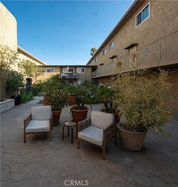 Building Photo - 4727 W 147th St