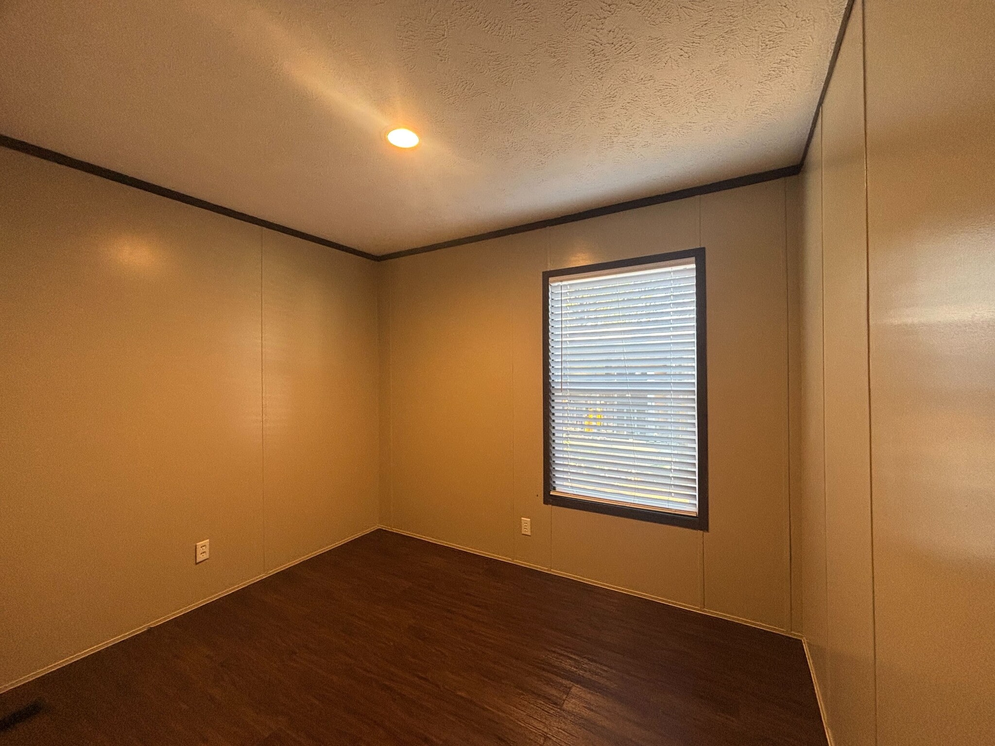 Building Photo - 606 Eloise St