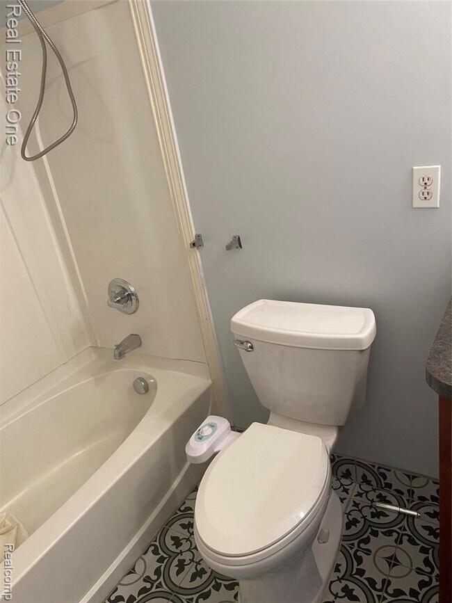 Building Photo - 39206 Silverthorne Bend