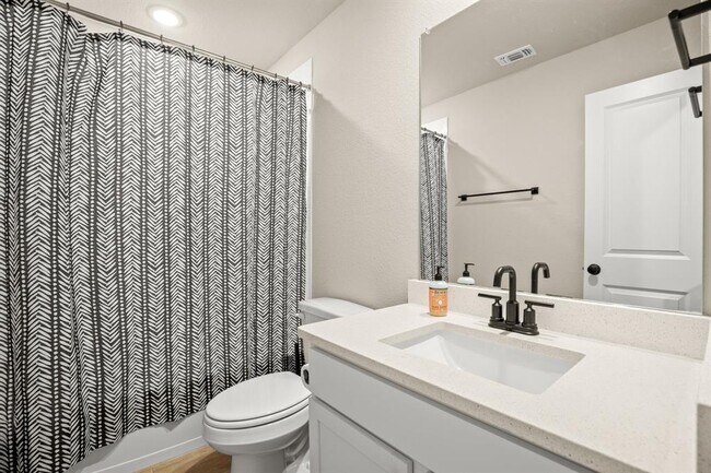 Building Photo - 143 Periwinkle Ln