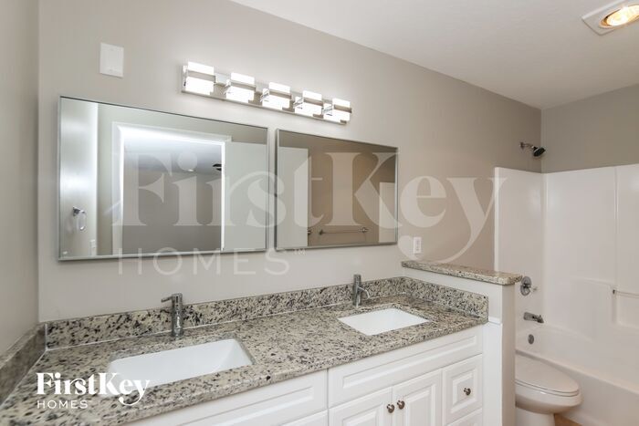 Building Photo - 419 Seahorse Cir SE