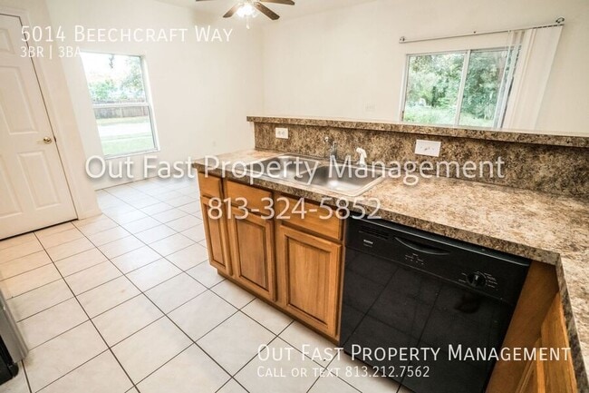 Building Photo - 5014 Beechcraft Way