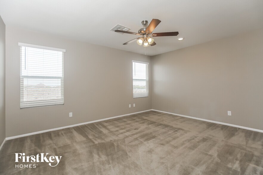 Building Photo - 9450 Yorkshire Coast Ave