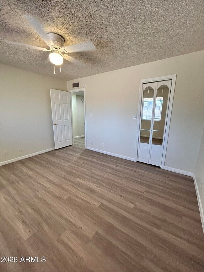 Building Photo - 711 N Oracle Cir