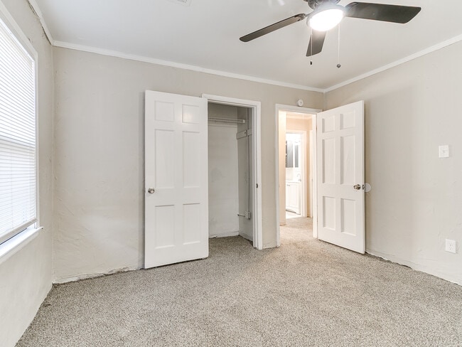 Building Photo - 220 E Jacobs Dr