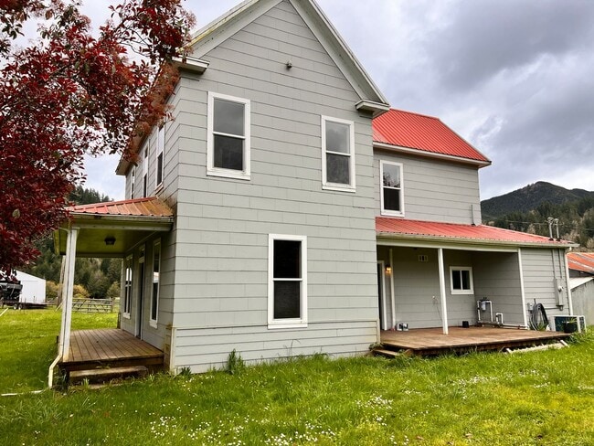 Building Photo - 98382 Sitkum Ln